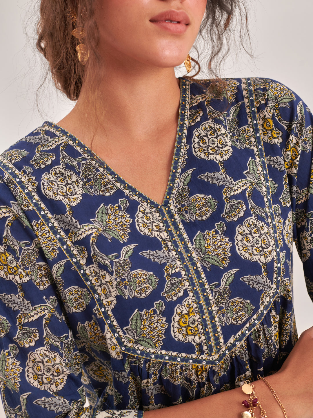 Floral print V-neck Top