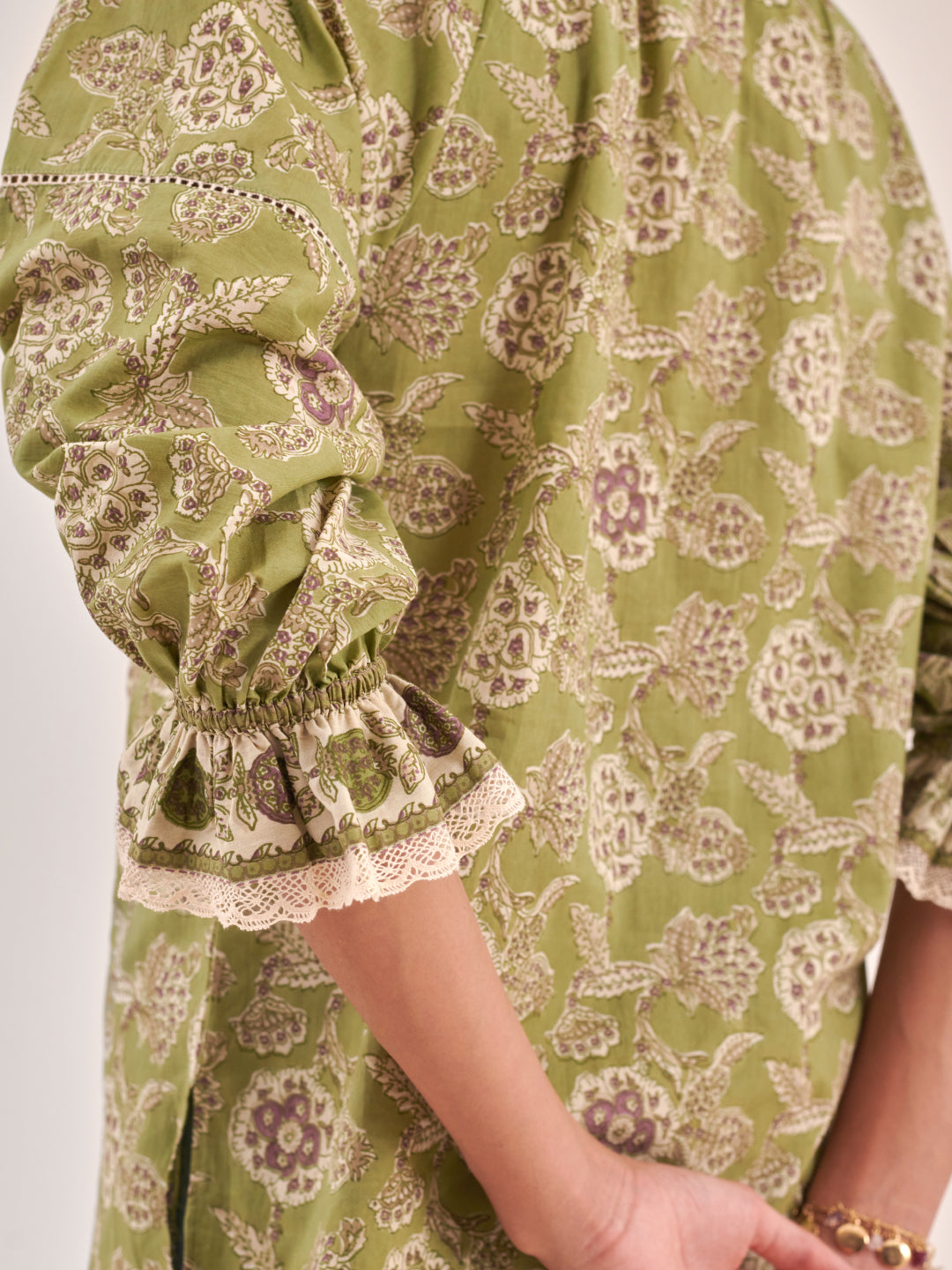 Floral print puff sleeve cotton top