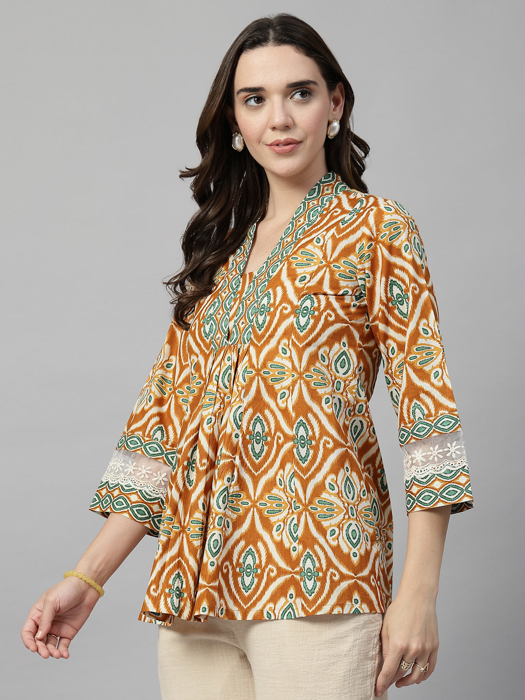 Printed lace insert sleeves Top