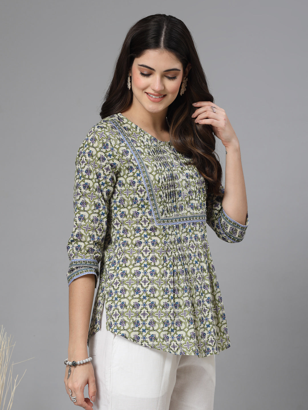 Floral print pintucks top