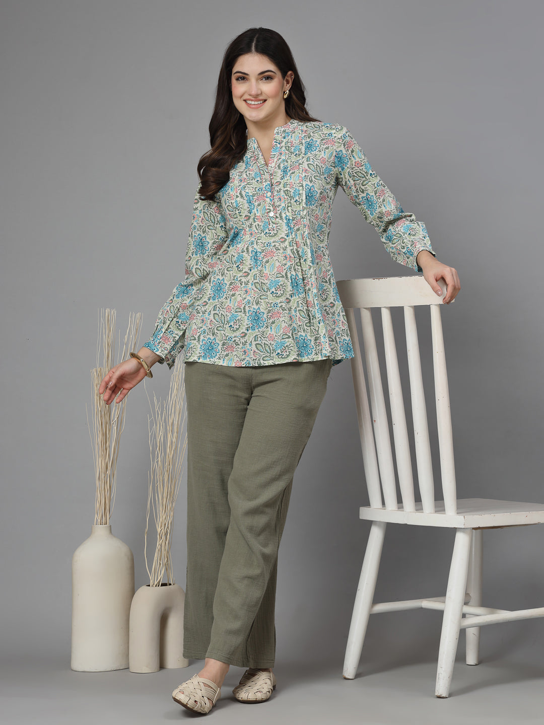 Blue Floral Print Mandarin Collar Long Sleeves Pintucks Top