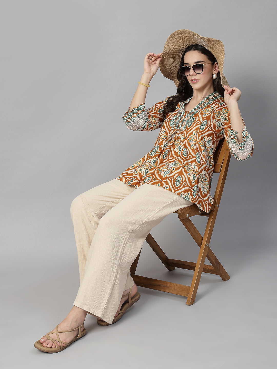 Printed lace insert sleeves Top