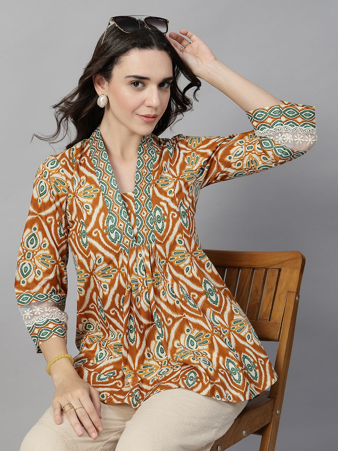 Printed lace insert sleeves Top