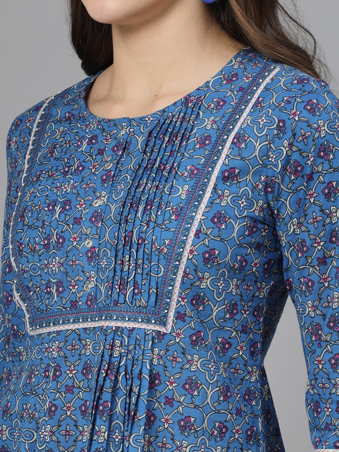 Floral print pintucks top